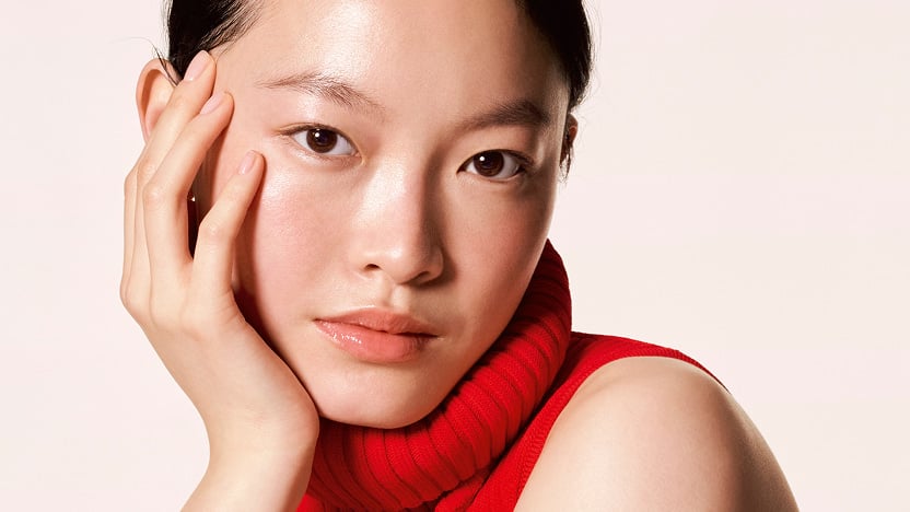 Model removing her make-up