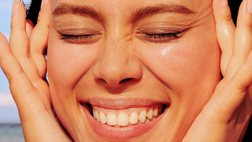 Model removing her make-up